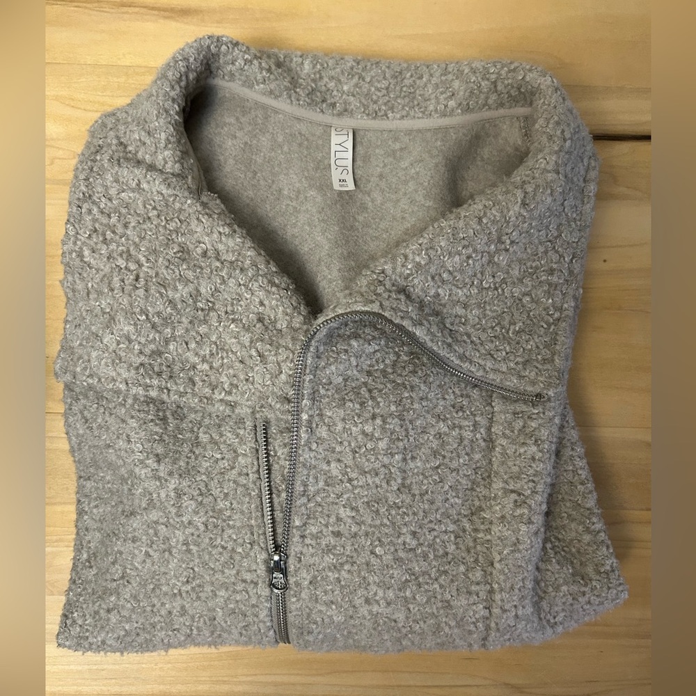 STYLUS Women’s XXL Cozy Gray Zip-Up Coat